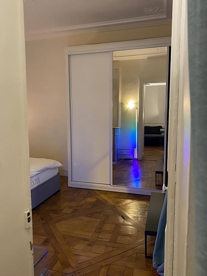 Spacious Apartment Next To Place Vendome Paris Exteriör bild