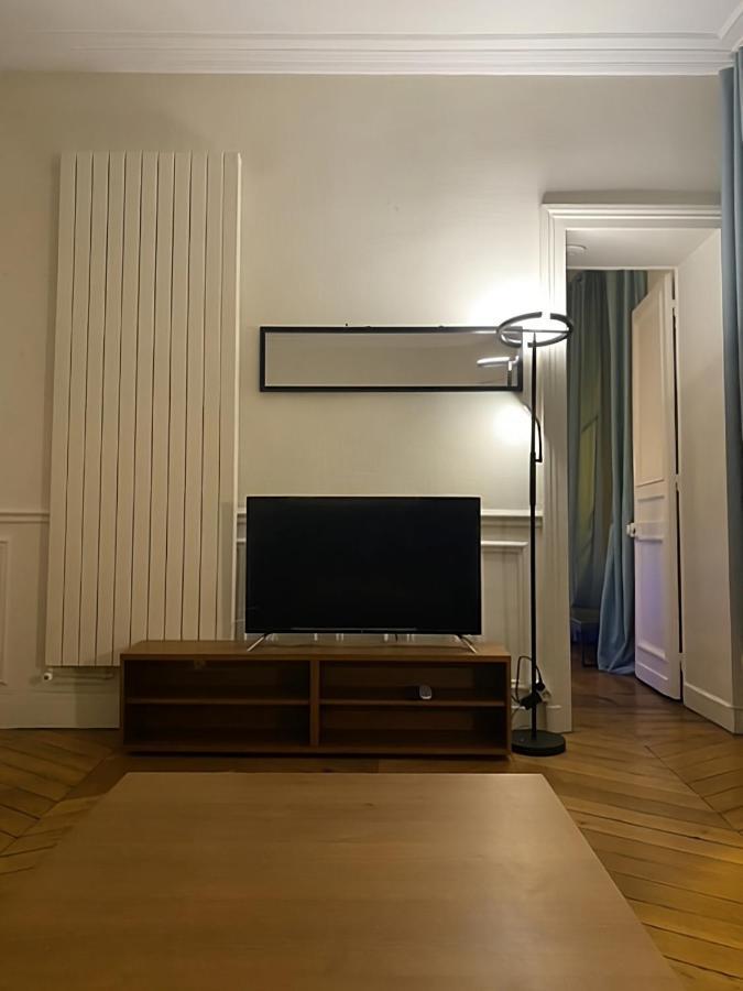 Spacious Apartment Next To Place Vendome Paris Exteriör bild