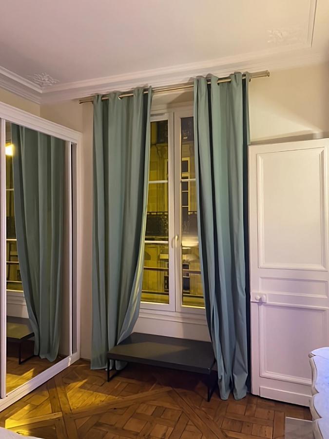 Spacious Apartment Next To Place Vendome Paris Exteriör bild